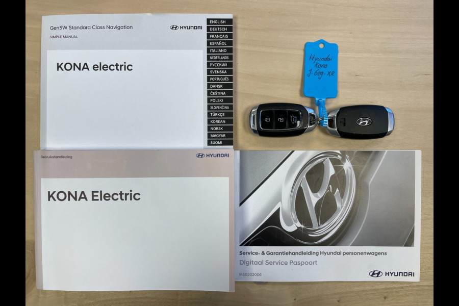 Hyundai Kona EV Premium 64 kWh|GROTE ACCU|100%SOH|FACELIFT|3-FASE|TREKH|DAK|HUD|LEDER|ACC|STUURVERW|STOELVERW+VENT|CAMERA|CARPLAY|