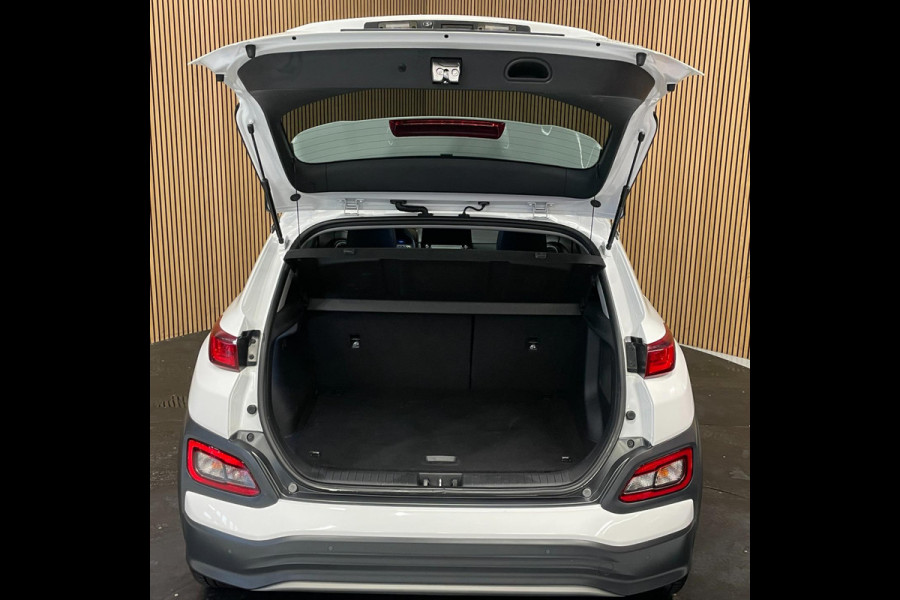 Hyundai Kona EV Premium 64 kWh|GROTE ACCU|100%SOH|FACELIFT|3-FASE|TREKH|DAK|HUD|LEDER|ACC|STUURVERW|STOELVERW+VENT|CAMERA|CARPLAY|