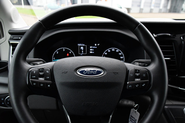 Ford Transit 350 2.0 TDCI L3H2 Black Edition Camera, Adaptieve Cruise, 170pk, Carplay, NAVI Automaat, Sensoren, Trekhaak, Uniek!