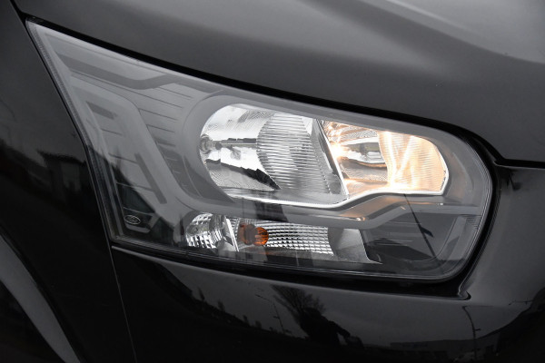 Ford Transit 350 2.0 TDCI L3H2 Black Edition Camera, Adaptieve Cruise, 170pk, Carplay, NAVI Automaat, Sensoren, Trekhaak, Uniek!