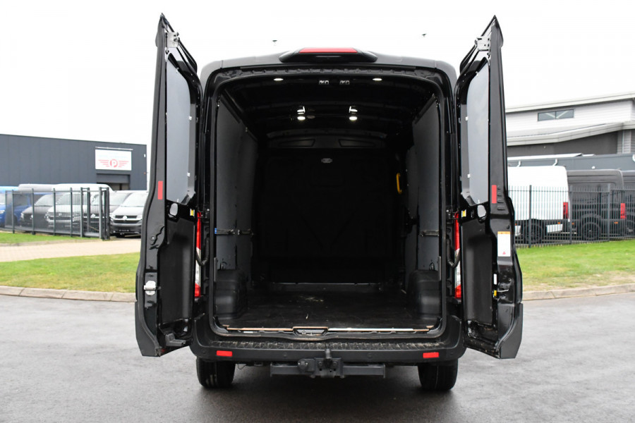 Ford Transit 350 2.0 TDCI L3H2 Black Edition Camera, Adaptieve Cruise, 170pk, Carplay, NAVI Automaat, Sensoren, Trekhaak, Uniek!