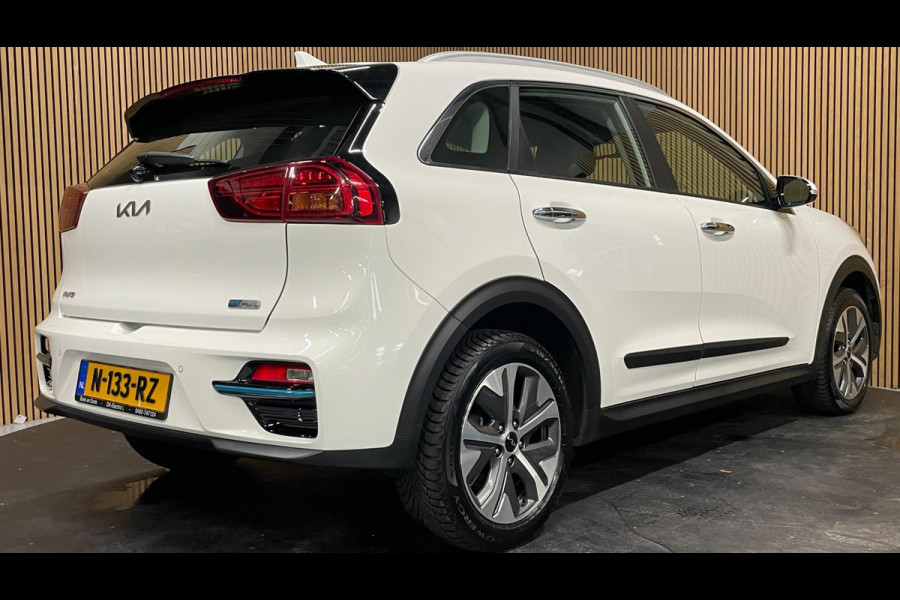 Kia e-Niro DynamicLine 64 kWh|93,6% SOH|NW LOGO|FACELIFT|3-FASE|1/2 LEDER|ACC|CARPLAY|CAMERA|STOELVERW|IN. BTW|1e EIG|NL-AUTO|NAP|