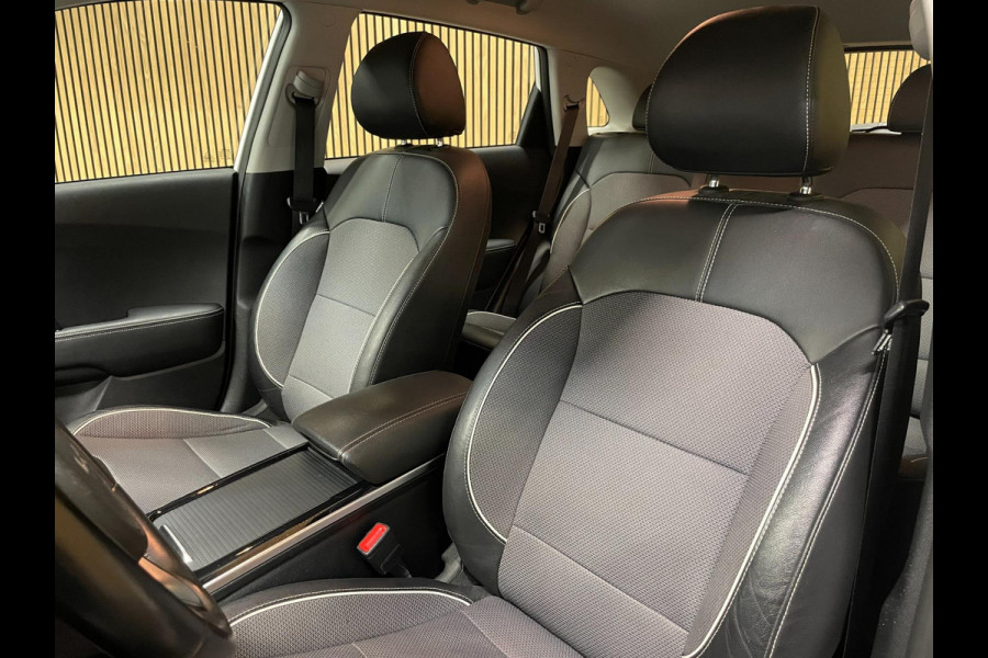 Kia e-Niro DynamicLine 64 kWh|93,6% SOH|NW LOGO|FACELIFT|3-FASE|1/2 LEDER|ACC|CARPLAY|CAMERA|STOELVERW|IN. BTW|1e EIG|NL-AUTO|NAP|