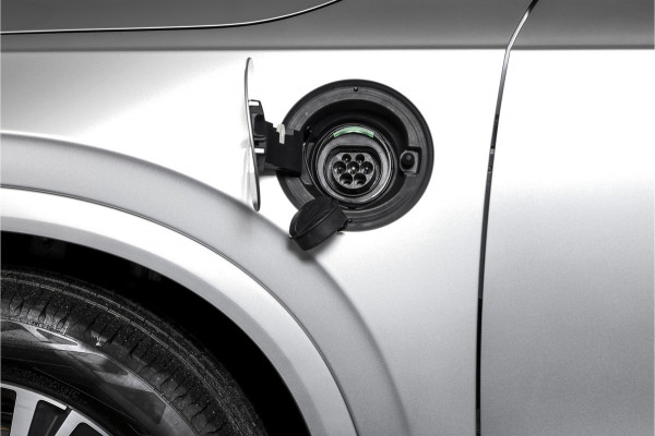 Volvo XC90 2.0 T8 Recharge AWD Inscription Exclusive Orig. NL | Luchtvering | Running Boards | Elek. Trekhaak | S/K-Panodak | Head-Up | Adapt. Cruise | Stuur-+Stoelverwarming+Ventilatie | Harman/Kardon | 360 Camera | NAV + App Connect | Dascam | LM 20''