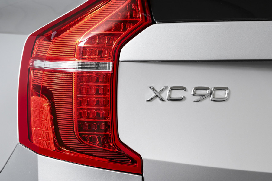 Volvo XC90 2.0 T8 Recharge AWD Inscription Exclusive Orig. NL | Luchtvering | Running Boards | Elek. Trekhaak | S/K-Panodak | Head-Up | Adapt. Cruise | Stuur-+Stoelverwarming+Ventilatie | Harman/Kardon | 360 Camera | NAV + App Connect | Dascam | LM 20''