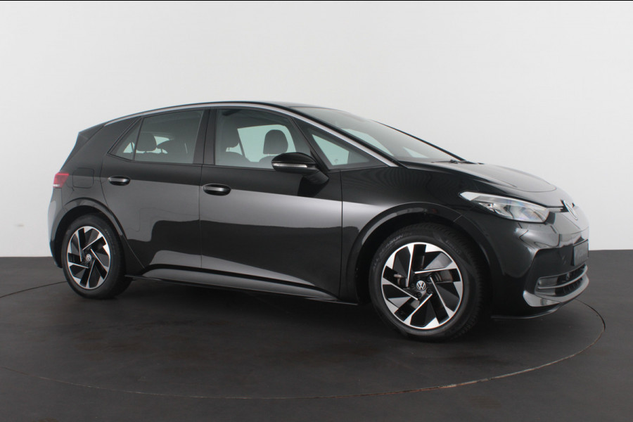 Volkswagen ID.3 Pro 58 kWh > 204pk / Facelift / All season banden 18 inch / Grenadilla Black Metallic