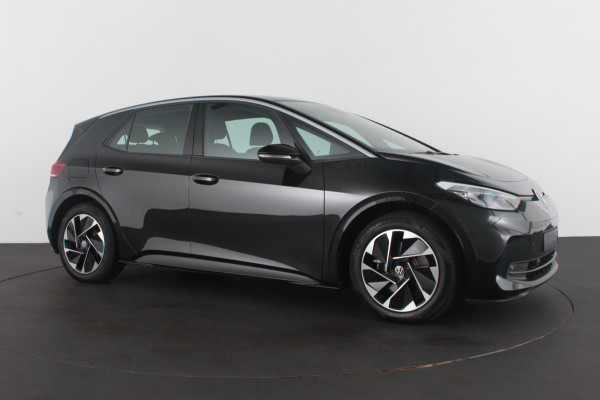 Volkswagen ID.3 Pro 58 kWh > 204pk / Facelift / All season banden 18 inch / Grenadilla Black Metallic