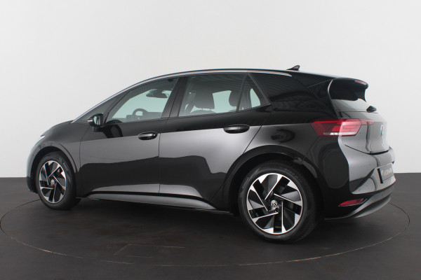 Volkswagen ID.3 Pro 58 kWh > 204pk / Facelift / All season banden 18 inch / Grenadilla Black Metallic