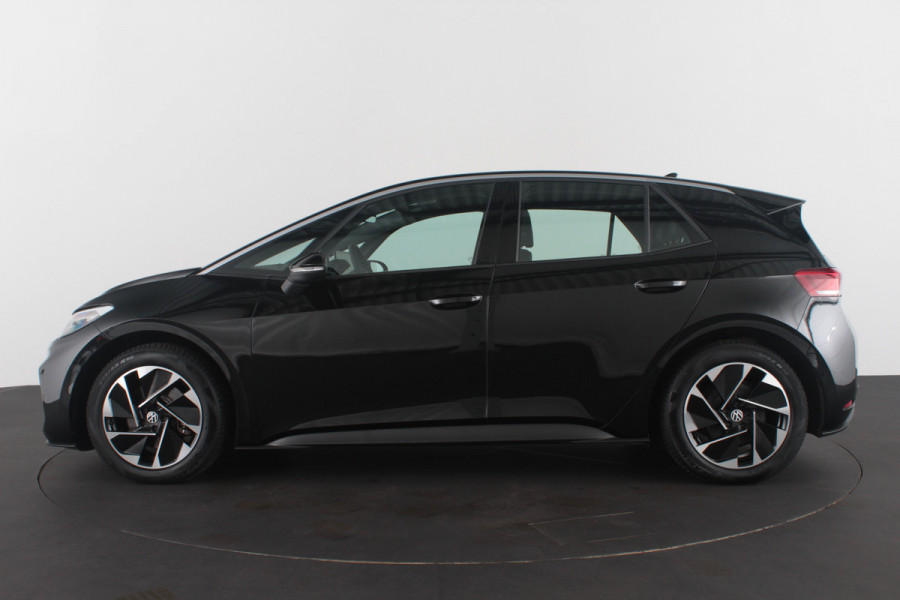 Volkswagen ID.3 Pro 58 kWh > 204pk / Facelift / All season banden 18 inch / Grenadilla Black Metallic