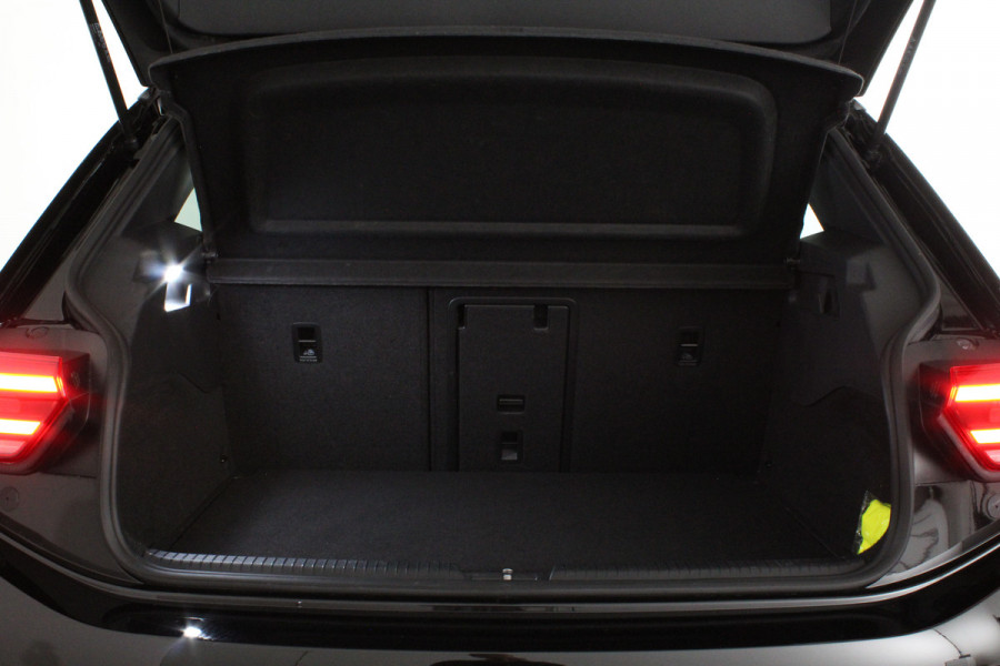 Volkswagen ID.3 Pro 58 kWh > 204pk / Facelift / All season banden 18 inch / Grenadilla Black Metallic