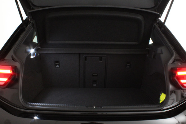 Volkswagen ID.3 Pro 58 kWh > 204pk / Facelift / All season banden 18 inch / Grenadilla Black Metallic