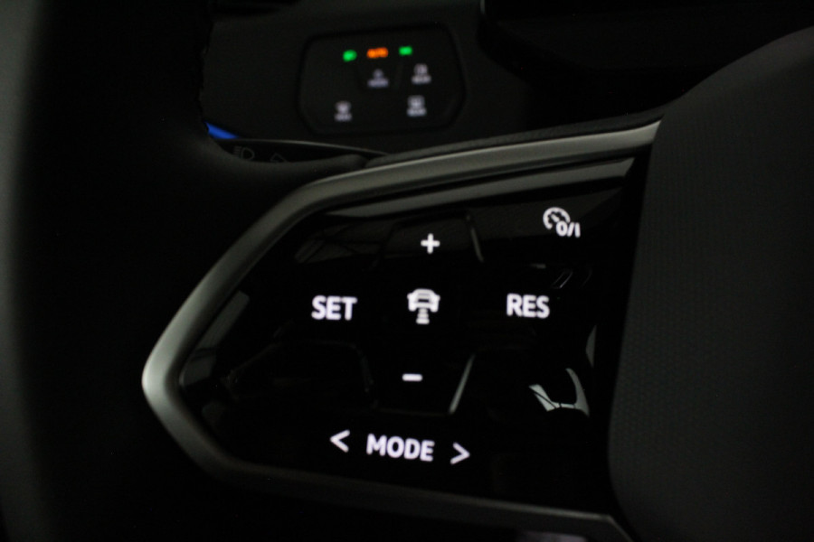 Volkswagen ID.3 Pro 58 kWh > 204pk / Facelift / All season banden 18 inch / Grenadilla Black Metallic