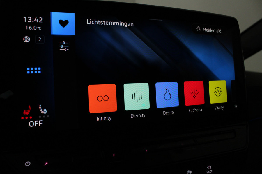 Volkswagen ID.3 Pro 58 kWh > 204pk / Facelift / All season banden 18 inch / Grenadilla Black Metallic