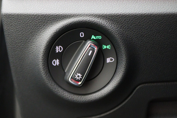 Škoda SCALA 1.0 TSI DSG Sport Business Panoramadak, Camera, ACC, Apple Carplay, Gebarenbesturing, LED, 17''