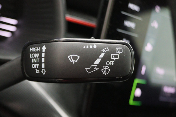 Škoda SCALA 1.0 TSI DSG Sport Business Panoramadak, Camera, ACC, Apple Carplay, Gebarenbesturing, LED, 17''