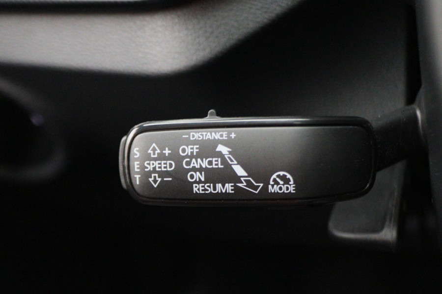 Škoda SCALA 1.0 TSI DSG Sport Business Panoramadak, Camera, ACC, Apple Carplay, Gebarenbesturing, LED, 17''