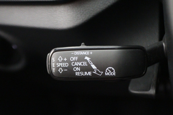 Škoda SCALA 1.0 TSI DSG Sport Business Panoramadak, Camera, ACC, Apple Carplay, Gebarenbesturing, LED, 17''