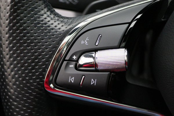 Škoda SCALA 1.0 TSI DSG Sport Business Panoramadak, Camera, ACC, Apple Carplay, Gebarenbesturing, LED, 17''