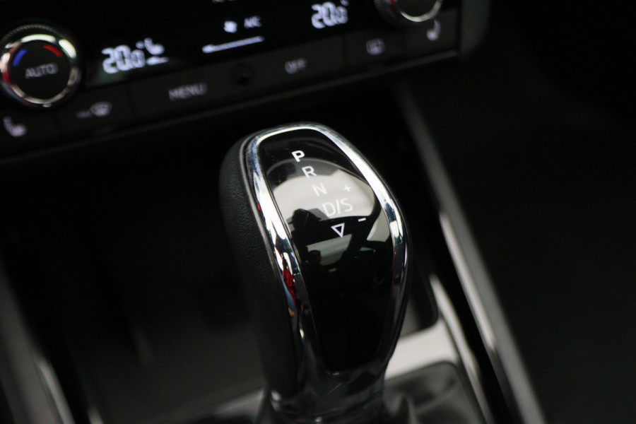 Škoda SCALA 1.0 TSI DSG Sport Business Panoramadak, Camera, ACC, Apple Carplay, Gebarenbesturing, LED, 17''
