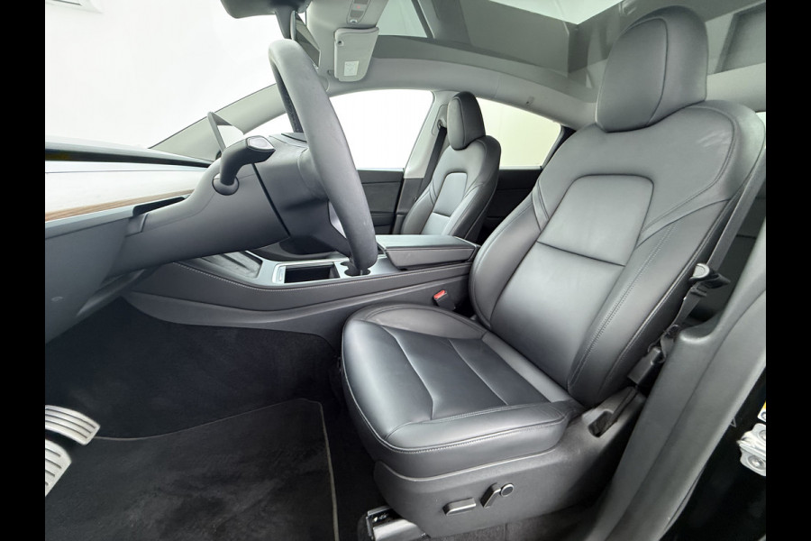 Tesla Model Y Performance 535pk AWD 75kWh SOH 95% Warmtepomp Panoramadak Navi Ecc Leder Lmv 21" Keyless Led Elek.Achterklep Memory Stoel+Stuurverwarming AMD-Ryzen­™-Processor 1e Eigenaar Origineel Nederlandse Auto Fabrieksgarantie tot 14-12-2027 Batterij en Motorgarantie tot 14-12-2031/192.000km