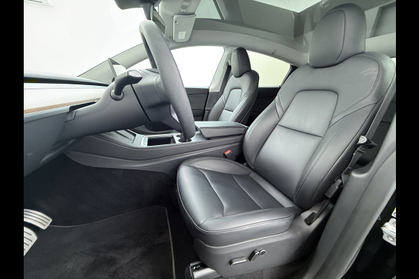 Tesla Model Y Performance 535pk AWD 75kWh SOH 95% Warmtepomp Panoramadak Navi Ecc Leder Lmv 21" Keyless Led Elek.Achterklep Memory Stoel+Stuurverwarming AMD-Ryzen­™-Processor 1e Eigenaar Origineel Nederlandse Auto Fabrieksgarantie tot 14-12-2027 Batterij en Motorgarantie tot 14-12-2031/192.000km