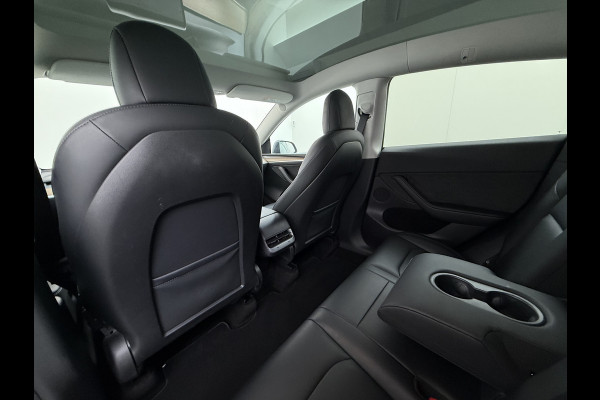 Tesla Model Y 514pk Long Range AWD 75kWh SOH 92% Matrix-Led Lmv 20" Warmtepomp Leer Navi Ecc Premium Audio Stoel+Stuurverwarming Autopilot 3.0 Memory Matrix Led Intel Atom® Processor Homelink 5 Achterbank verwarmd 4WD 1.600KG Trekvermogen tot 210kw DC laden € 75.000 nieuw!