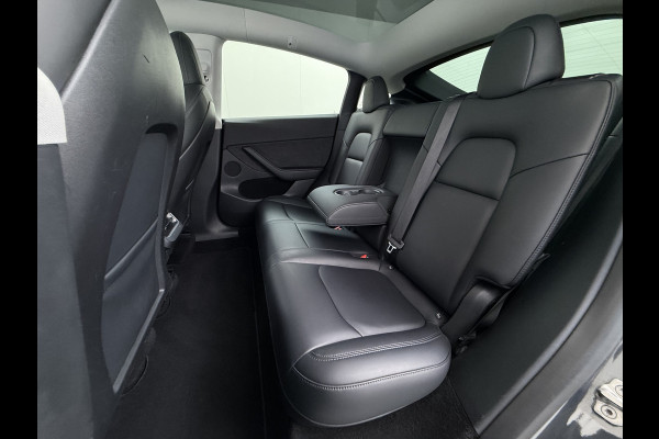 Tesla Model Y 514pk Long Range AWD 75kWh SOH 92% Matrix-Led Lmv 20" Warmtepomp Leer Navi Ecc Premium Audio Stoel+Stuurverwarming Autopilot 3.0 Memory Matrix Led Intel Atom® Processor Homelink 5 Achterbank verwarmd 4WD 1.600KG Trekvermogen tot 210kw DC laden € 75.000 nieuw!