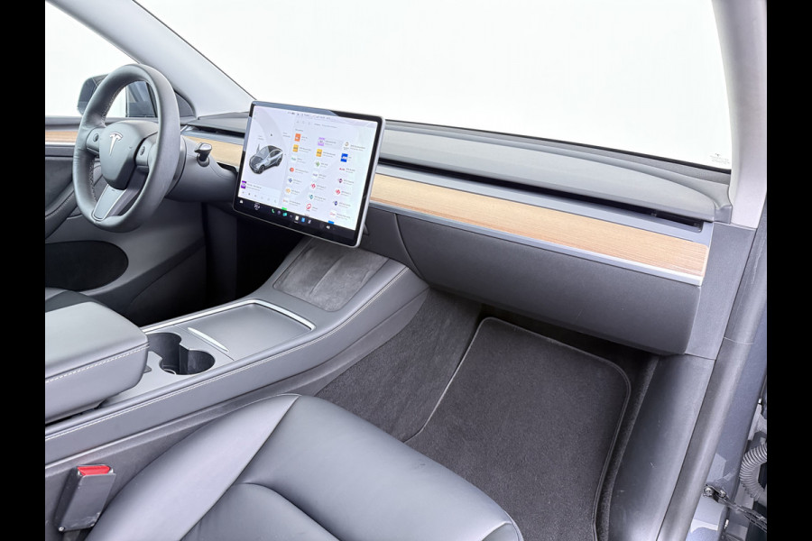 Tesla Model Y 514pk Long Range AWD 75kWh SOH 92% Matrix-Led Lmv 20" Warmtepomp Leer Navi Ecc Premium Audio Stoel+Stuurverwarming Autopilot 3.0 Memory Matrix Led Intel Atom® Processor Homelink 5 Achterbank verwarmd 4WD 1.600KG Trekvermogen tot 210kw DC laden € 75.000 nieuw!