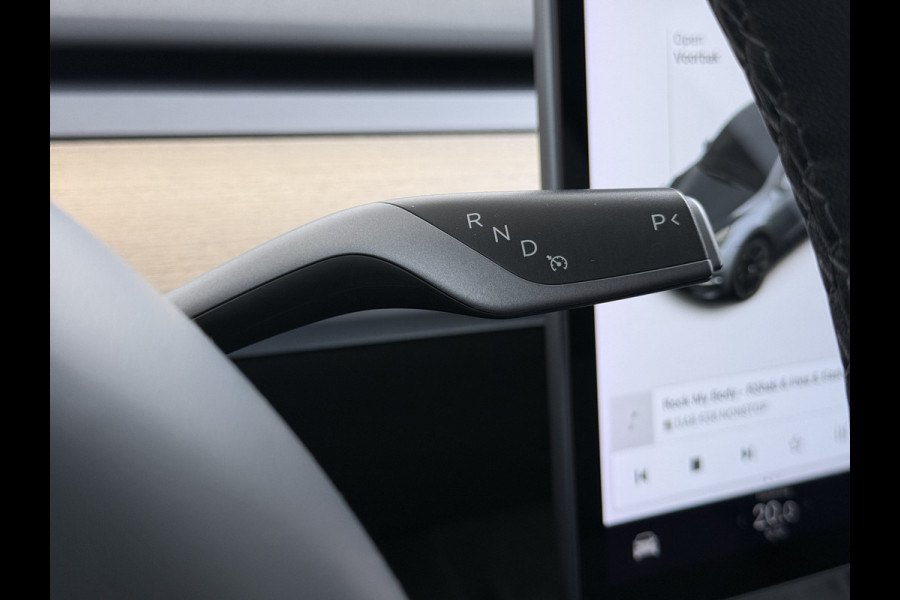 Tesla Model Y 514pk Long Range AWD 75kWh SOH 92% Matrix-Led Lmv 20" Warmtepomp Leer Navi Ecc Premium Audio Stoel+Stuurverwarming Autopilot 3.0 Memory Matrix Led Intel Atom® Processor Homelink 5 Achterbank verwarmd 4WD 1.600KG Trekvermogen tot 210kw DC laden € 75.000 nieuw!