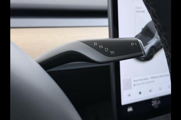 Tesla Model Y 514pk Long Range AWD 75kWh SOH 92% Matrix-Led Lmv 20" Warmtepomp Leer Navi Ecc Premium Audio Stoel+Stuurverwarming Autopilot 3.0 Memory Matrix Led Intel Atom® Processor Homelink 5 Achterbank verwarmd 4WD 1.600KG Trekvermogen tot 210kw DC laden € 75.000 nieuw!
