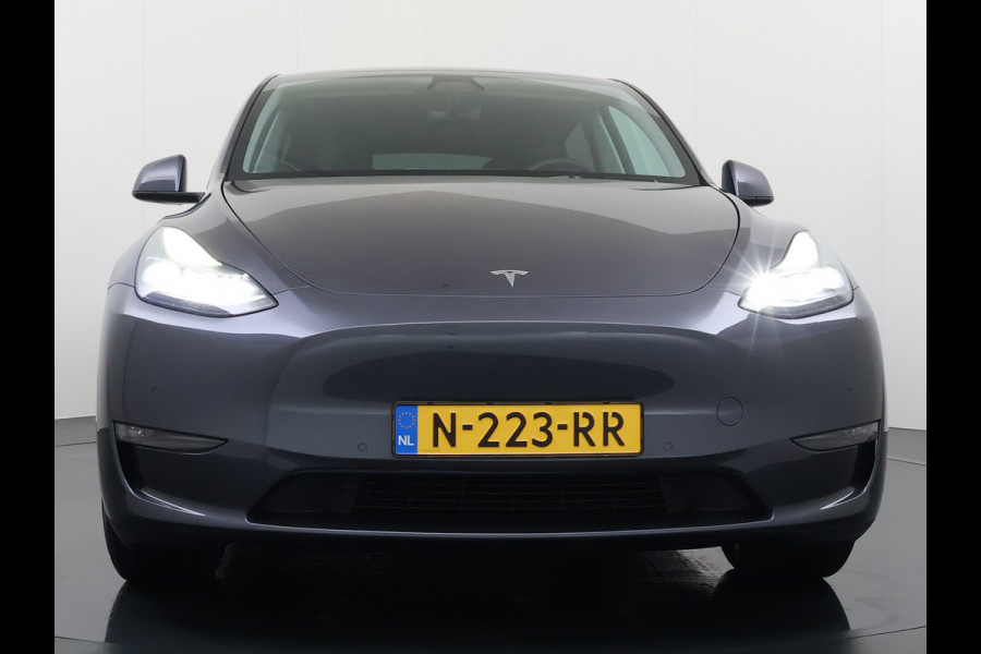 Tesla Model Y 514pk Long Range AWD 75kWh SOH 92% Matrix-Led Lmv 20" Warmtepomp Leer Navi Ecc Premium Audio Stoel+Stuurverwarming Autopilot 3.0 Memory Matrix Led Intel Atom® Processor Homelink 5 Achterbank verwarmd 4WD 1.600KG Trekvermogen tot 210kw DC laden € 75.000 nieuw!