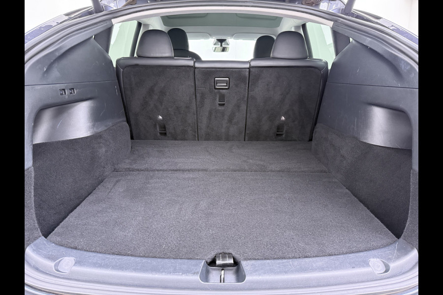 Tesla Model Y 514pk Long Range AWD 75kWh SOH 92% Matrix-Led Lmv 20" Warmtepomp Leer Navi Ecc Premium Audio Stoel+Stuurverwarming Autopilot 3.0 Memory Matrix Led Intel Atom® Processor Homelink 5 Achterbank verwarmd 4WD 1.600KG Trekvermogen tot 210kw DC laden € 75.000 nieuw!