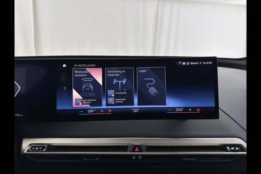 BMW iX xDrive40 High Executive 77 kWh [ 3-Fase ] (INCL-BTW) Aut. *PANO | HEAD-UP | HARMAN/KARDON-SURROUND | SOFT-CLOSE | DAB+ | DIGI-COCKPIT | HEATED-COMFORTSEATS | LASER-LED | CARPLAY | TOWBAR | AMBIENT-LIGHT | TOPVIEW | MEMORY-