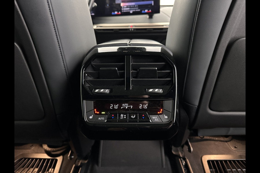 BMW iX xDrive40 High Executive 77 kWh [ 3-Fase ] (INCL-BTW) Aut. *PANO | HEAD-UP | HARMAN/KARDON-SURROUND | SOFT-CLOSE | DAB+ | DIGI-COCKPIT | HEATED-COMFORTSEATS | LASER-LED | CARPLAY | TOWBAR | AMBIENT-LIGHT | TOPVIEW | MEMORY-