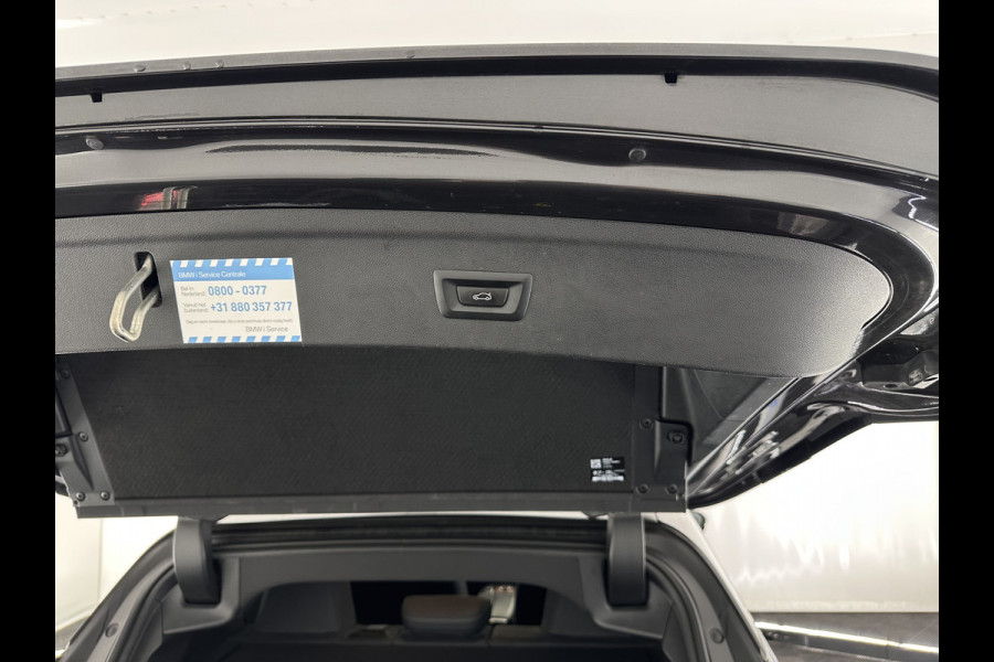 BMW iX xDrive40 High Executive 77 kWh [ 3-Fase ] (INCL-BTW) Aut. *PANO | HEAD-UP | HARMAN/KARDON-SURROUND | SOFT-CLOSE | DAB+ | DIGI-COCKPIT | HEATED-COMFORTSEATS | LASER-LED | CARPLAY | TOWBAR | AMBIENT-LIGHT | TOPVIEW | MEMORY-