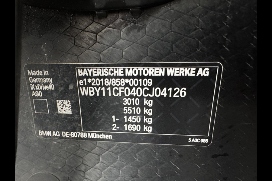 BMW iX xDrive40 High Executive 77 kWh [ 3-Fase ] (INCL-BTW) Aut. *PANO | HEAD-UP | HARMAN/KARDON-SURROUND | SOFT-CLOSE | DAB+ | DIGI-COCKPIT | HEATED-COMFORTSEATS | LASER-LED | CARPLAY | TOWBAR | AMBIENT-LIGHT | TOPVIEW | MEMORY-
