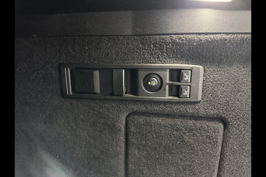 BMW iX xDrive40 High Executive 77 kWh [ 3-Fase ] (INCL-BTW) Aut. *PANO | HEAD-UP | HARMAN/KARDON-SURROUND | SOFT-CLOSE | DAB+ | DIGI-COCKPIT | HEATED-COMFORTSEATS | LASER-LED | CARPLAY | TOWBAR | AMBIENT-LIGHT | TOPVIEW | MEMORY-