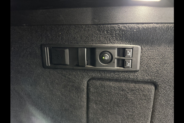 BMW iX xDrive40 High Executive 77 kWh [ 3-Fase ] (INCL-BTW) Aut. *PANO | HEAD-UP | HARMAN/KARDON-SURROUND | SOFT-CLOSE | DAB+ | DIGI-COCKPIT | HEATED-COMFORTSEATS | LASER-LED | CARPLAY | TOWBAR | AMBIENT-LIGHT | TOPVIEW | MEMORY-