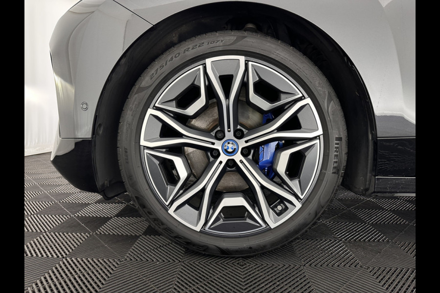 BMW iX xDrive40 High Executive 77 kWh [ 3-Fase ] (INCL-BTW) Aut. *PANO | HEAD-UP | HARMAN/KARDON-SURROUND | SOFT-CLOSE | DAB+ | DIGI-COCKPIT | HEATED-COMFORTSEATS | LASER-LED | CARPLAY | TOWBAR | AMBIENT-LIGHT | TOPVIEW | MEMORY-