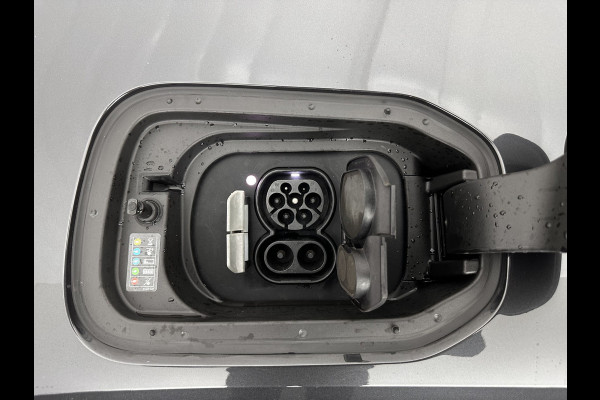 BMW iX xDrive40 High Executive 77 kWh [ 3-Fase ] (INCL-BTW) Aut. *PANO | HEAD-UP | HARMAN/KARDON-SURROUND | SOFT-CLOSE | DAB+ | DIGI-COCKPIT | HEATED-COMFORTSEATS | LASER-LED | CARPLAY | TOWBAR | AMBIENT-LIGHT | TOPVIEW | MEMORY-