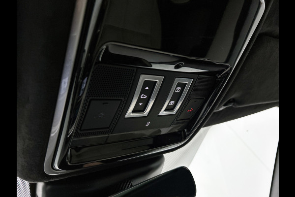 Land Rover Range Rover Velar 3.0 V6 AWD R-Dynamic HSE(Dealer OnderH, Panorama, Trekhaak, Carplay, Camera, StoelV, Cruise Con, Etc)