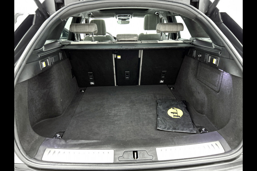 Land Rover Range Rover Velar 3.0 V6 AWD R-Dynamic HSE(Dealer OnderH, Panorama, Trekhaak, Carplay, Camera, StoelV, Cruise Con, Etc)