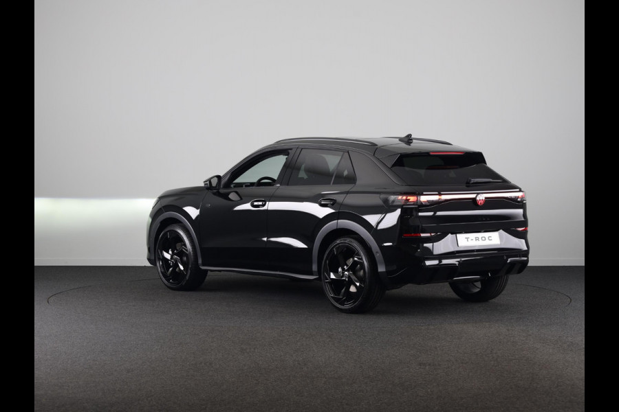 Volkswagen T-Roc R-Line First Edition 1.5 eTSI 110 kW / 150 PK SUV | Interieur Pakket leder 'Varenna' | Black Style Pakket | Panoramaschuif-kanteldak | Trekhaak | Koplampverlichting matrix-led (IQ.LIGHT) | Assistance Pakket | Elek. achterklep