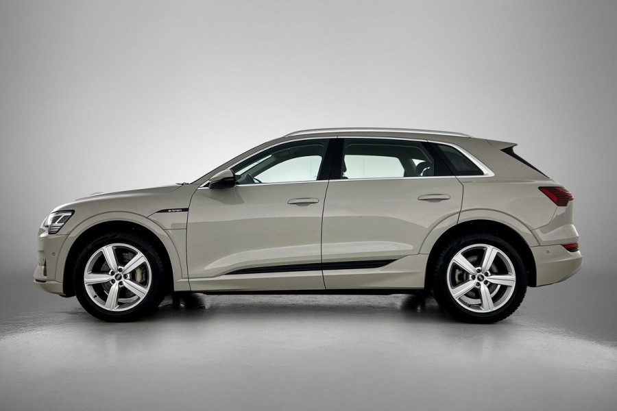 Audi e-tron 55 quattro Business edition 95 kWh (TREKHAAK AFNEEMBAAR, ELEKT. STOELEN, NAVIGATIE, CAMERA, 1e EIGENAAR)