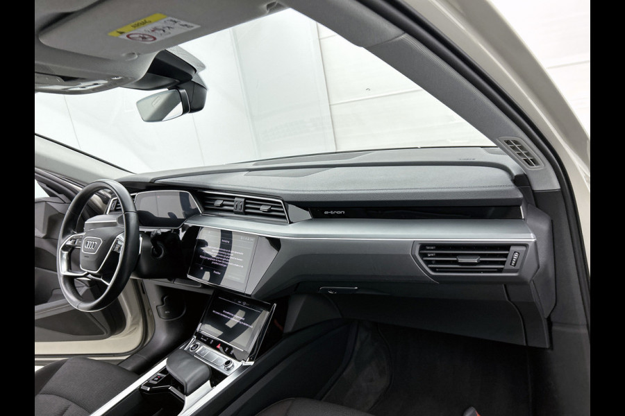 Audi e-tron 55 quattro Business edition 95 kWh (TREKHAAK AFNEEMBAAR, ELEKT. STOELEN, NAVIGATIE, CAMERA, 1e EIGENAAR)