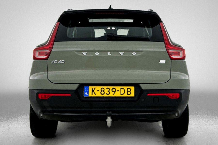 Volvo XC40 Recharge P8 AWD R-Design (PANORAMADAK, STOELVERWARMING, ELEKT. WEGKLAPBARE TREKHAAK, STUURVERWARMING, CAMERA)