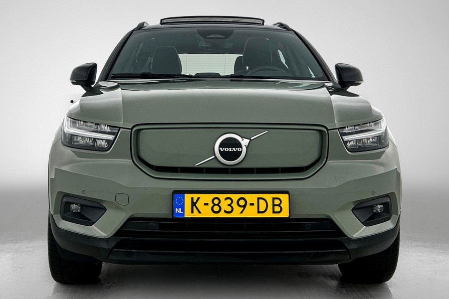 Volvo XC40 Recharge P8 AWD R-Design (PANORAMADAK, STOELVERWARMING, ELEKT. WEGKLAPBARE TREKHAAK, STUURVERWARMING, CAMERA)
