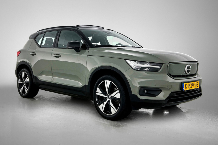 Volvo XC40 Recharge P8 AWD R-Design (PANORAMADAK, STOELVERWARMING, ELEKT. WEGKLAPBARE TREKHAAK, STUURVERWARMING, CAMERA)