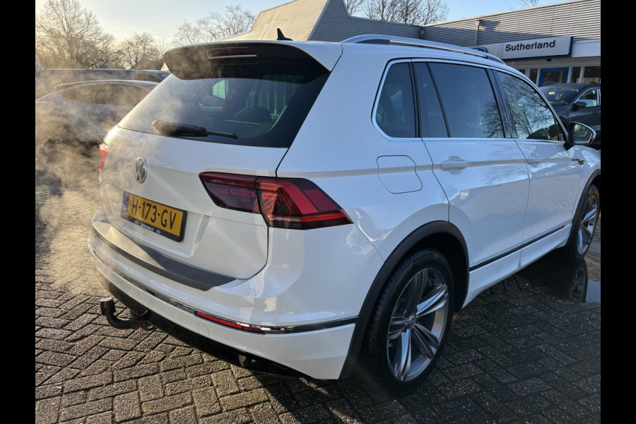 Volkswagen Tiguan 1.5 TSI ACT Highline Business R 150pk | Adapt. Cruise | CarPlay/Android Auto | Elektr. Achterklep | AllSeason
