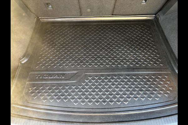 Volkswagen Tiguan 1.5 TSI ACT Highline Business R 150pk | Adapt. Cruise | CarPlay/Android Auto | Elektr. Achterklep | AllSeason